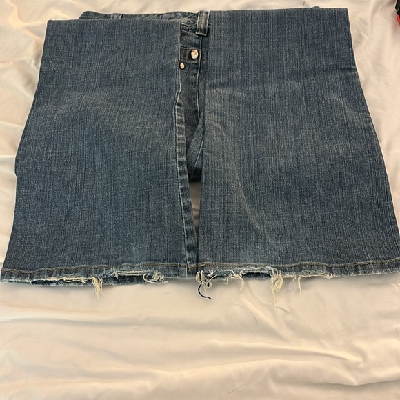 Size 9 candies blue jeans with steel button adornments - Picture 14 of 14